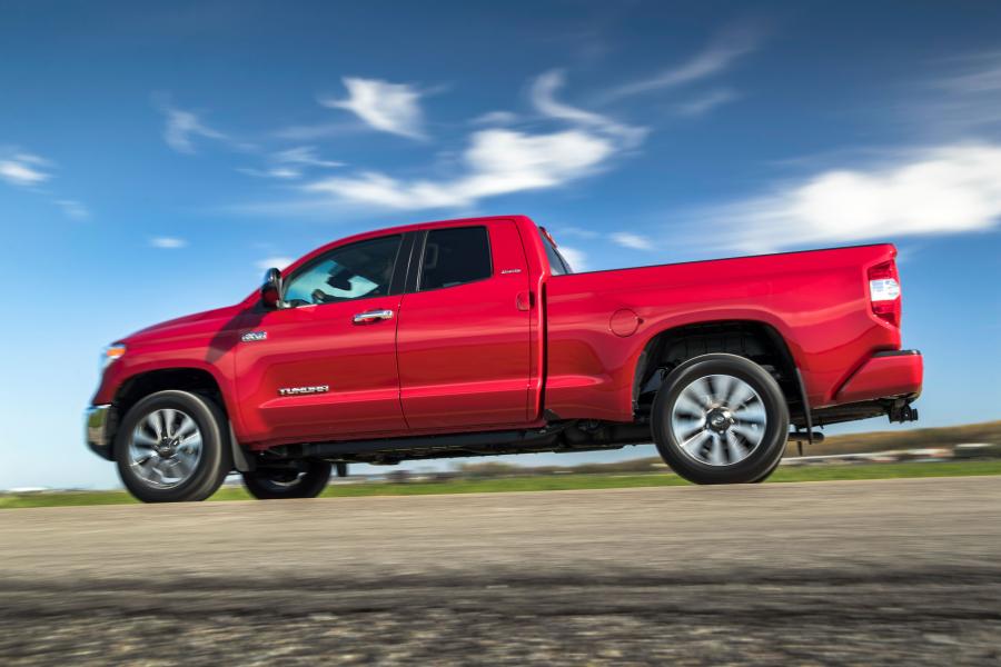  Toyota Tundra Limited Double Cab 2017 года  (фото 9 из 15)